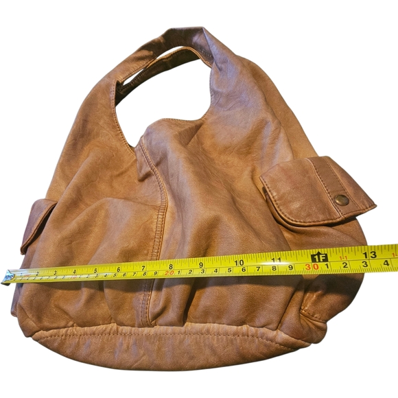 Elegant Tan Hobo Bag - Picture 14 of 15